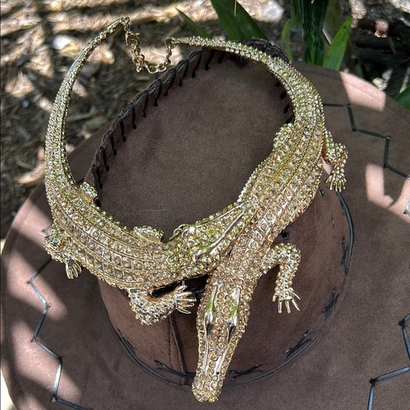 In a while gold Crocodile! - Picture 3 of 4